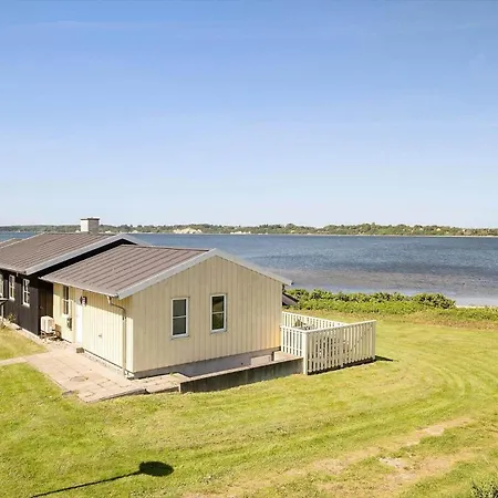 Lf15112-farso-strandvejen-12-a * Farsø